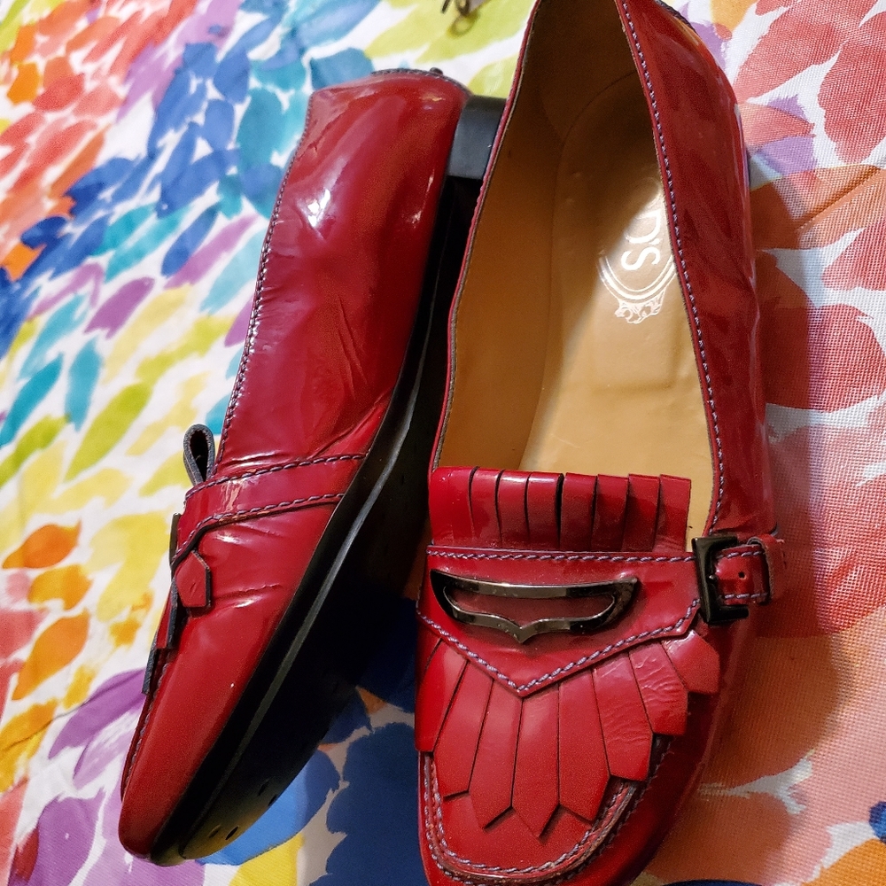 TOD'S Red Loafers Fringe Accents
